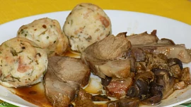 Kančí na šalvěji se žampiony