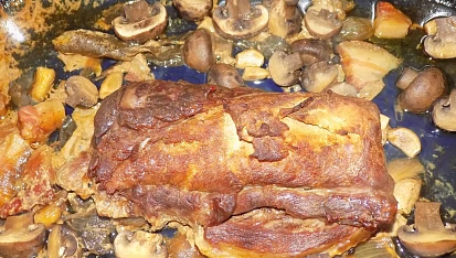 Kančí na šalvěji se žampiony