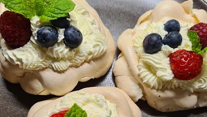 Mini Pavlova se šlehačkou
