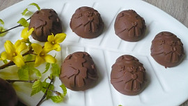 Velikonoční čokoládové pralinky Velikonoční čokoládové pralinky