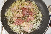 orestovaná cibule + salámy