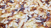 Clafoutis - koláč s chřestem a camembertem (pečený v remosce)