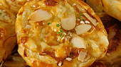 Masovo-sýrové šneky z listového těsta