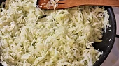Vepřová pečeně se smetanovým kedlubnovým zelím