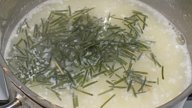 Kefírová polévka s tvarohem