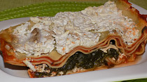 Špenátovo-rajčatové lasagne