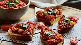 Veganské chilli s Ajvarem