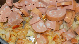 Buřtguláš bez smetany