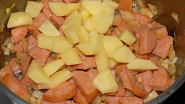 Buřtguláš bez smetany