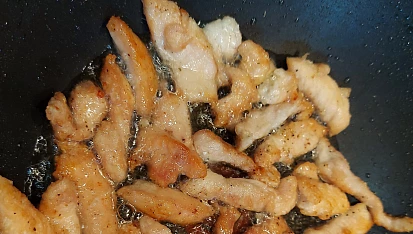 Kuře na mongolský způsob s rýží