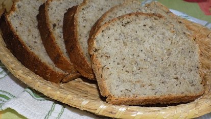 Pšenično - žitný chléb se sušenými houbami
