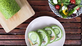 Špenátová roláda s uzeným lososem-low carb