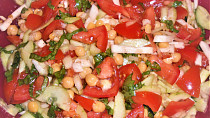 Jednoduchý cizrnový salát  (Dělená strava podle LK - Kytičky + zelenina)