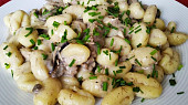 Bramborové noky s kuřecím masem a sušenými houbami, Bramborové noky s kuřecím masem a sušenými houbami