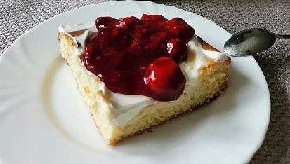 Peřinková buchta s pudinkem