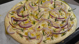 Cibulová focaccia