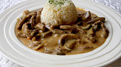 Hovězí Stroganov se žampiony (Hovězí Stroganov se žampiony)