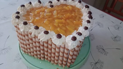 Exkluzivní narozeninové dorty pro každého na míru, dort s broskvovým želé