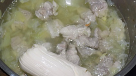 Vynikající sýrová omáčka s těstovinami