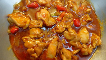 Kuřecí stehenní kousky v chilli omáčce