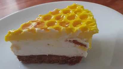 Nepečený asijský medový cheesecake