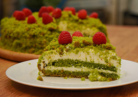 Zelený mechový dort