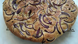 Cibulová focaccia