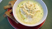 Květáková polévka s parmezánem