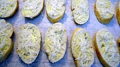 Květáková polévka s parmezánem