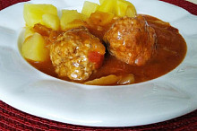 Mleté koule v zelenině (kebabčata)