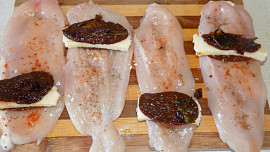 Plněné kuřecí rolky ve slanině