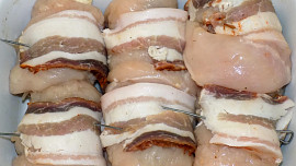 Plněné kuřecí rolky ve slanině