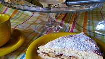 Bramborový koláč s jablky a ořechy