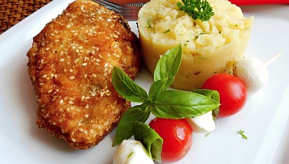 Kuřecí prsa s delikátní náplní a kůrčičkou