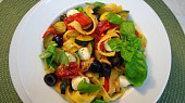 Tagliatelle s olivami a zeleninou