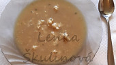 Žmolková polévka s petrželkou