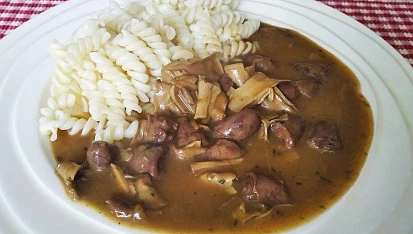 Kuřecí srdíčka se sušenými houbami, Kuřecí srdíčka se sušenými houbami