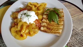 Cuketa na kari s tofu