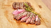 Rump steak v bylinkách
