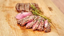 Rump steak v bylinkách