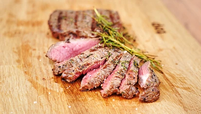 Rump steak v bylinkách