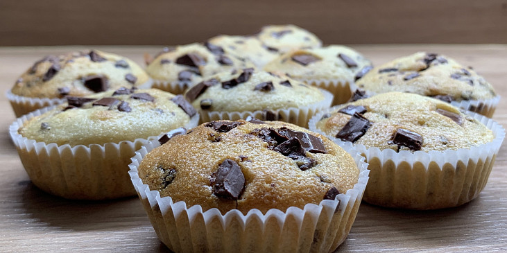 Recept na rychlé muffiny s kousky čokolády (Povedené muffinky)