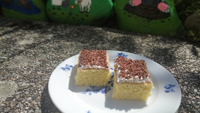 Cuketové řezy se zakysanou smetanou