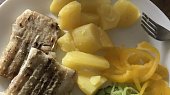 Rybí filé s bramborami, pórkem a okurkou, Rybí filé, brambory, okurky a pórek