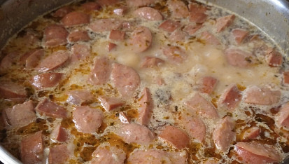 Klasický bramborový guláš neboli buřtguláš (výborný a hustý), :-)