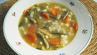 Květákovo-fazolková polévka