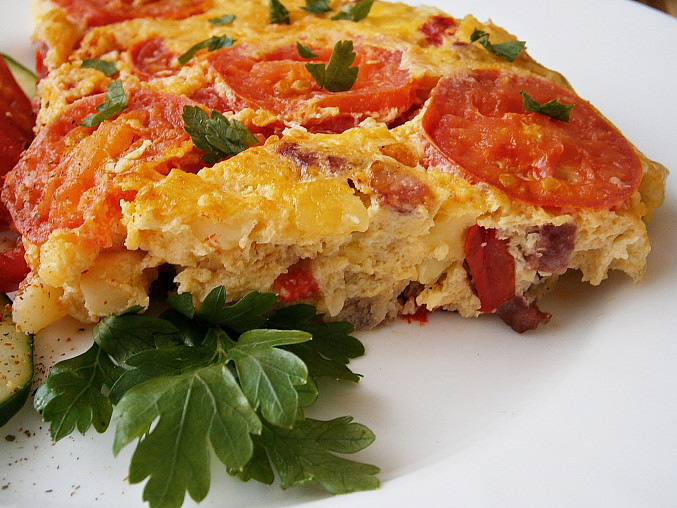 Selská omeleta s rajčaty