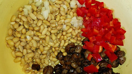 Sójový salát s houbami