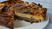 Bezlepkový koláč s broskvemi a pudinkem