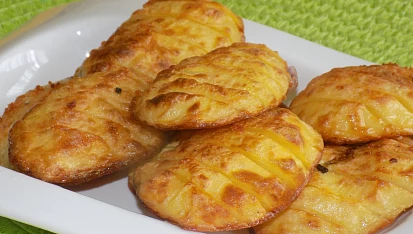 Česnekové brambory jako příloha